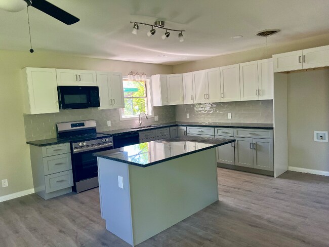 Building Photo - 2413 Scott Blvd Rental