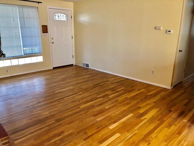 Photo - 804 NE 123rd St