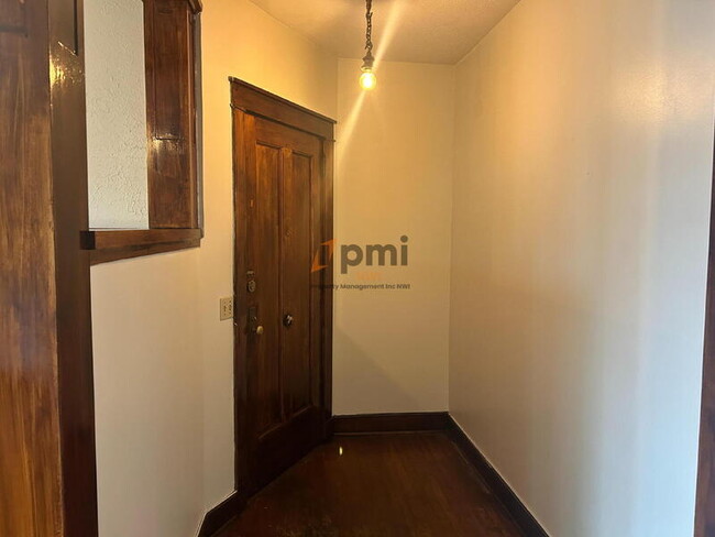 Photo - 710 Perry St Unit Apt 4