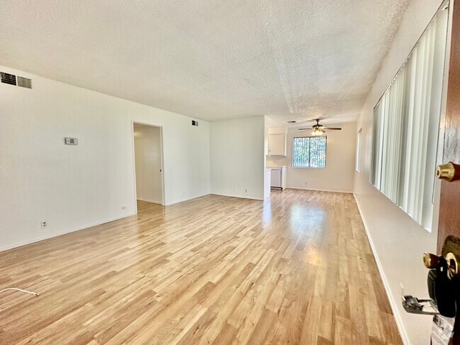 Building Photo - 4325 Dixie Canyon Ave Unit 1 Rental