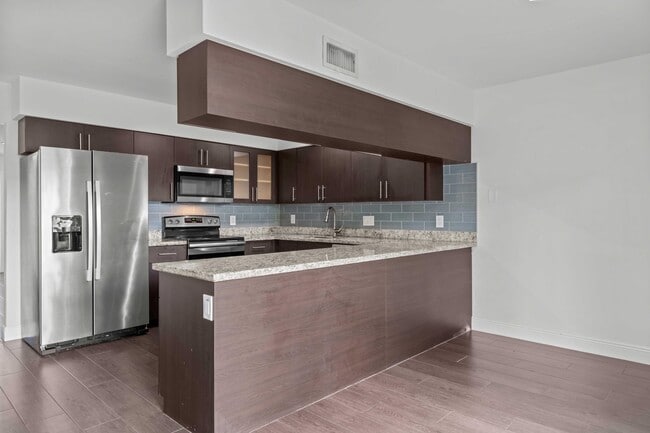 Building Photo - 2133 NE 56th Ct Rental
