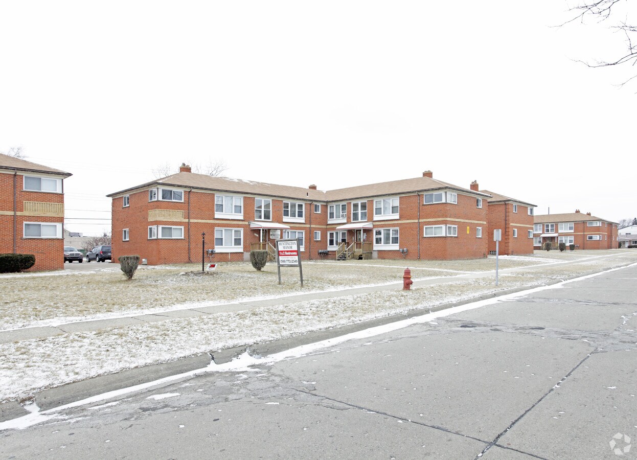 Huntington Manor - Huntington Manor Apartments