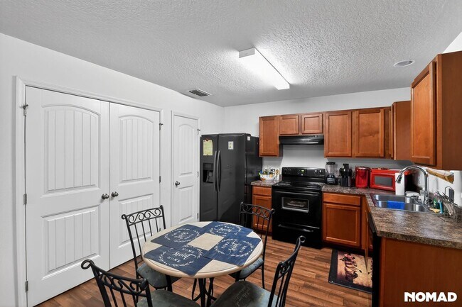 Photo - 926 Waco Blvd SE