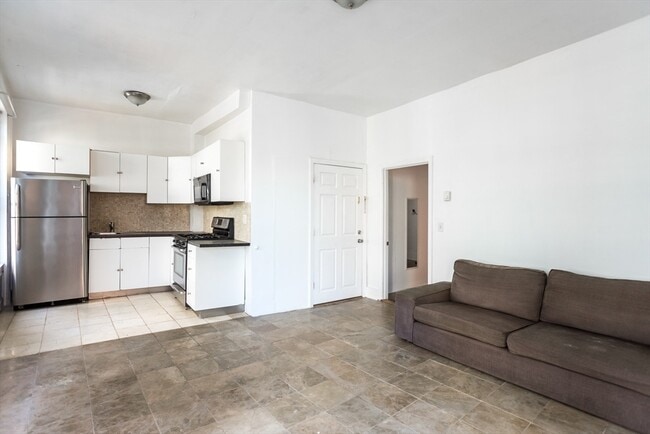 Building Photo - 853 Harrison Ave Unit 2