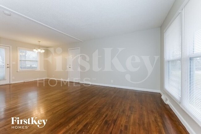 Photo - 210 Berry Ave