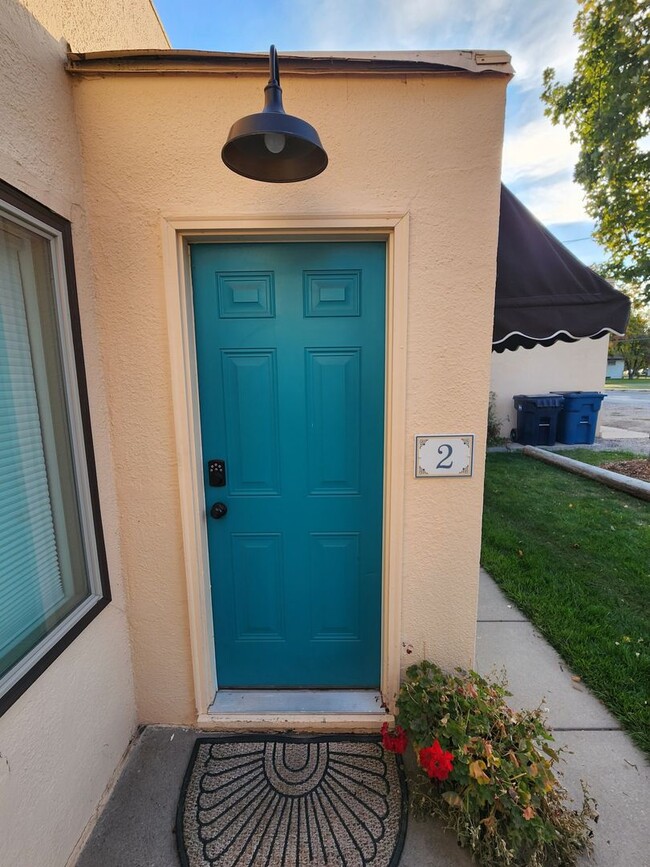 Photo - Furnished 1 BDRM/ 1 BA Lakeview Duplex in Polson, MT.