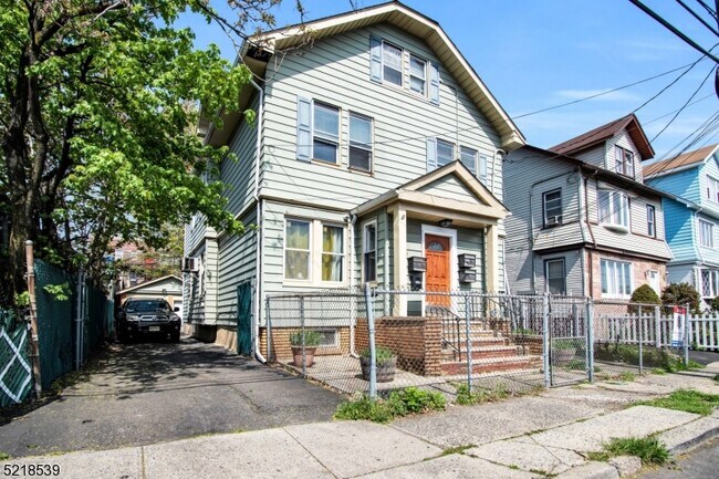 Photo - 55 Western Pkwy Unit 2