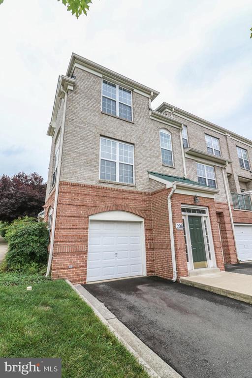 Building Photo - 12180 Abington Hall Pl Rental