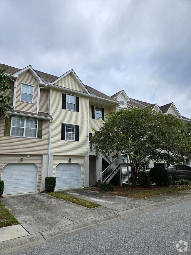 Building Photo - Elevated Johns Island Townhome