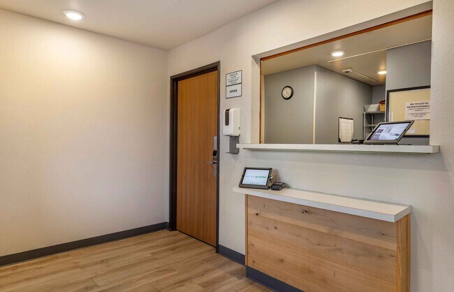 Furnished Studio-Wichita - North