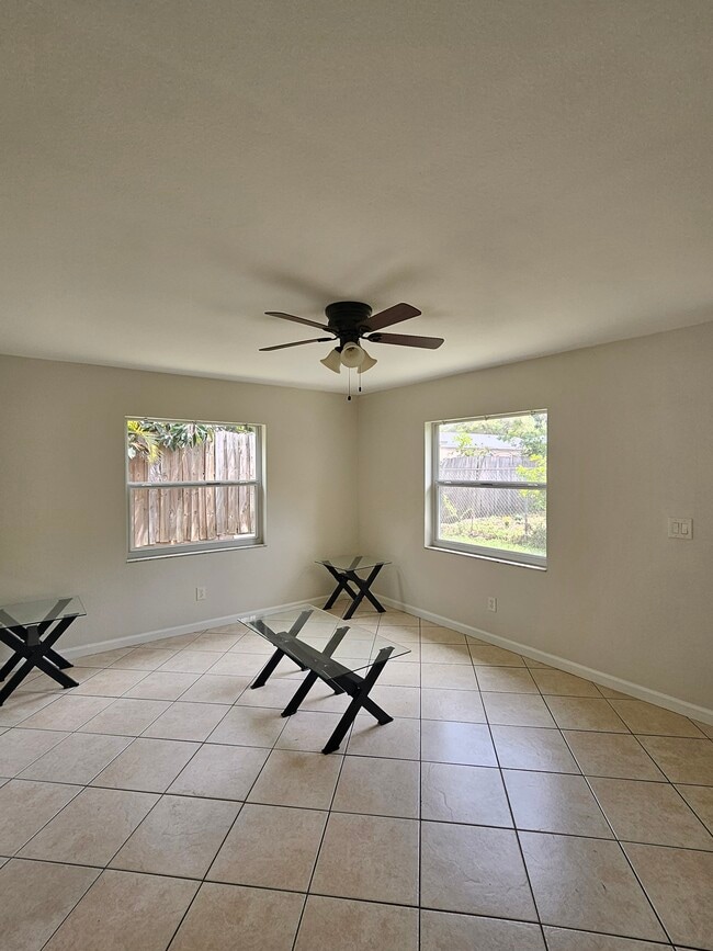 Building Photo - 1735 S Washington Ave Unit B Rental