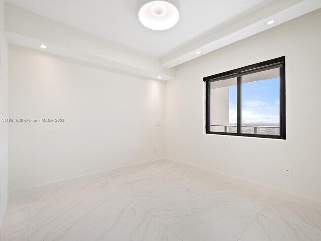 Photo - 700 NE 24th St Unit 4305