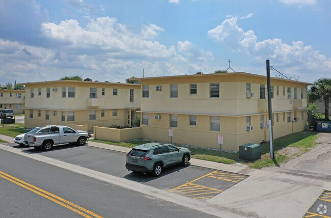 Photo - 902-910 2nd St N Apartments