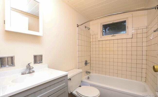 3191 NY-23 Unit 3