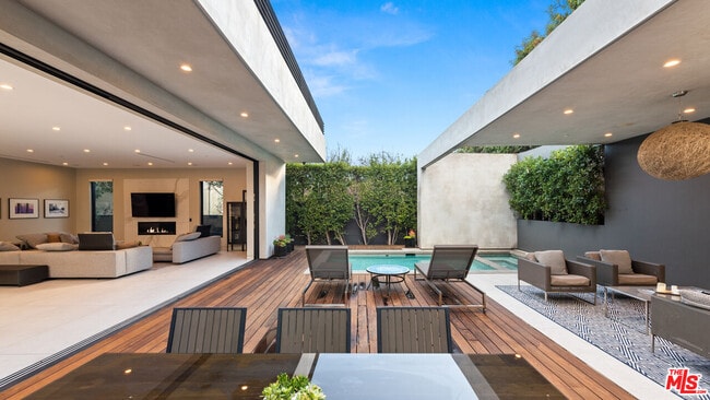 Photo - 623 N Edinburgh Ave