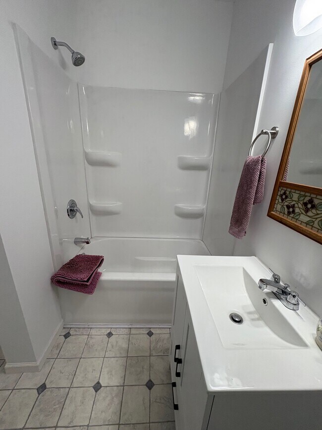 Photo - 618 Dennis St Unit 1