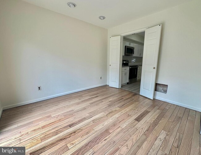 Photo - 560 Foxwood Ln