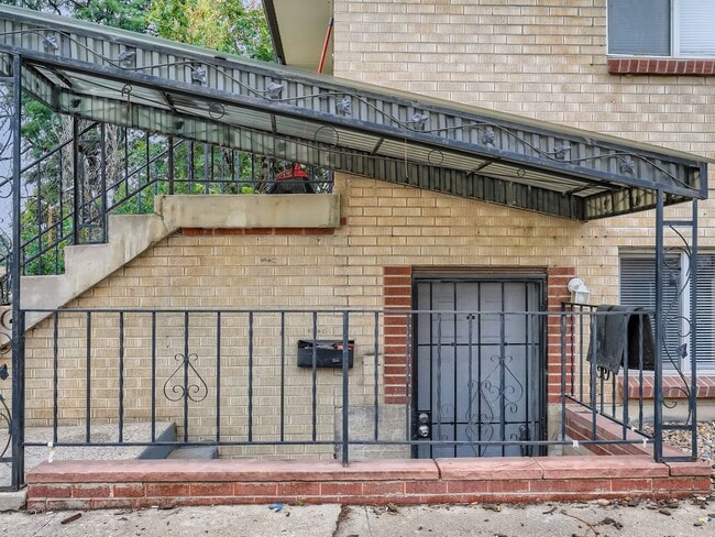 Photo - 1738 Boston Street