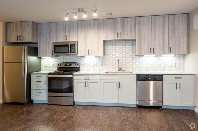 3BR, 2BA - 1148SF