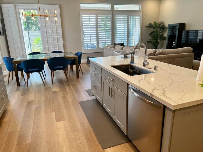 Photo - 44725 Alexandria Vale