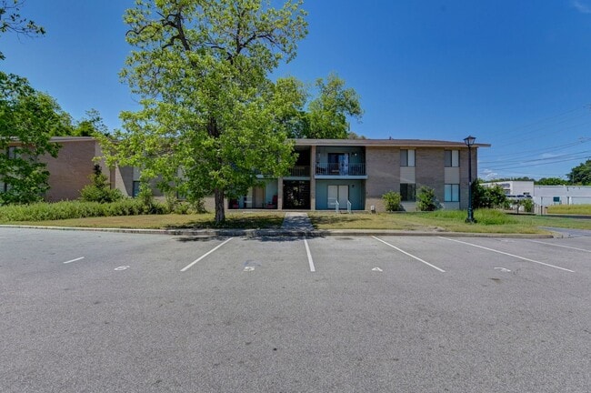 Photo - Walkable Downtown Lexington Condo | First-Floor 2BR in Shadow Moss