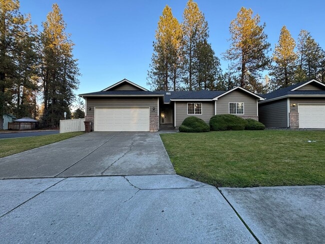 Photo - Delightful 2 Bed, 2 Bath Duplex near River...