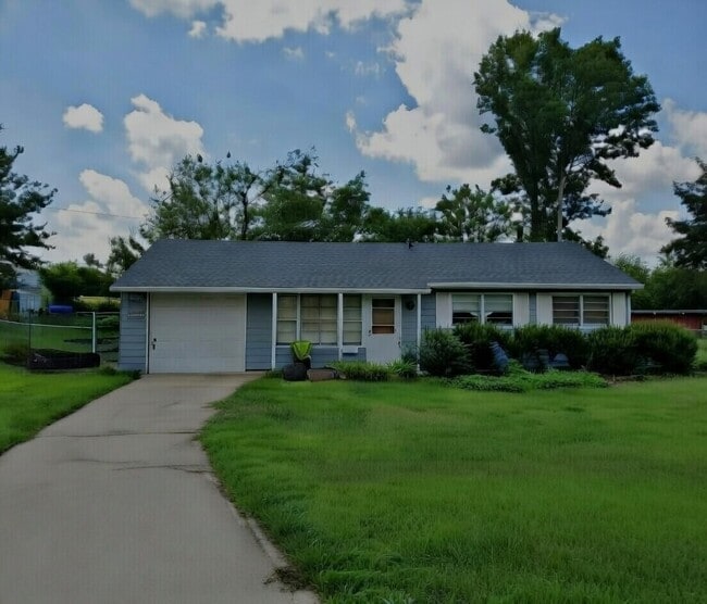 Building Photo - 182 Jacolyn Dr NW