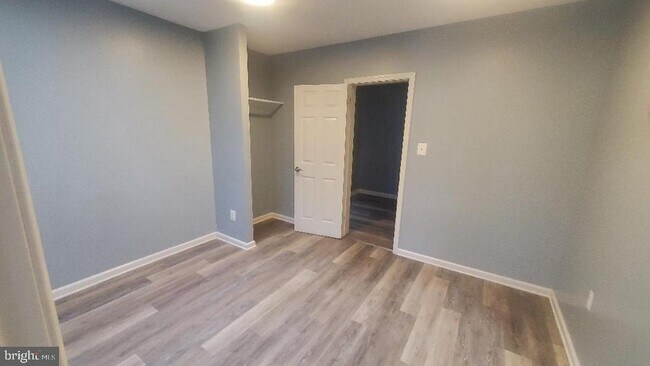 Photo - 29 E Hinckley Ave