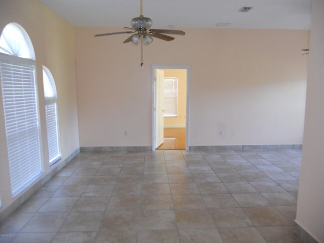 Photo - 384 Abello Rd SE