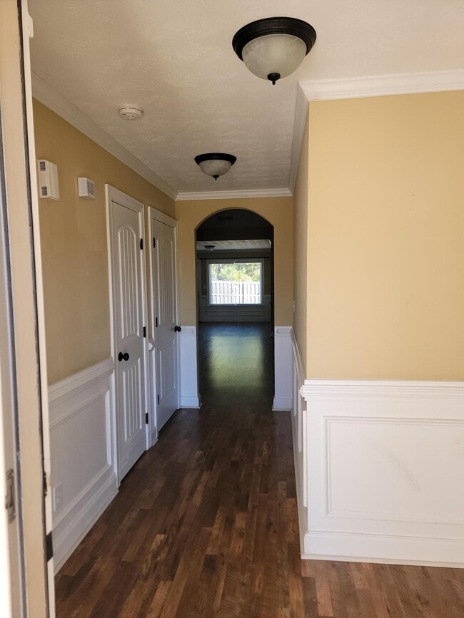 Photo - 2581 Kirby Ave