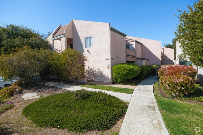 3290 Ashford St - Village Woods