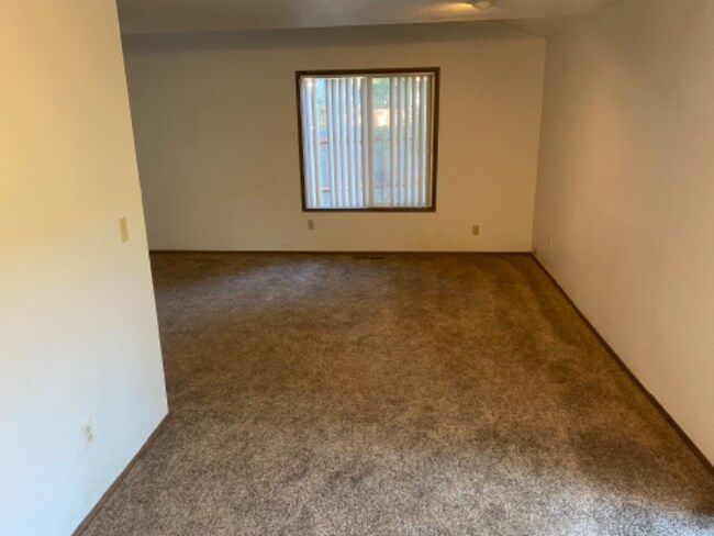 Photo - 5499 Nicole Ct SE