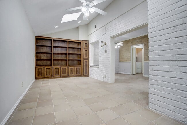 Photo - 1412 Walnut Bend Ln Unit 19