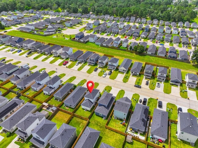 Building Photo - 16755 N Marie Vlg Dr