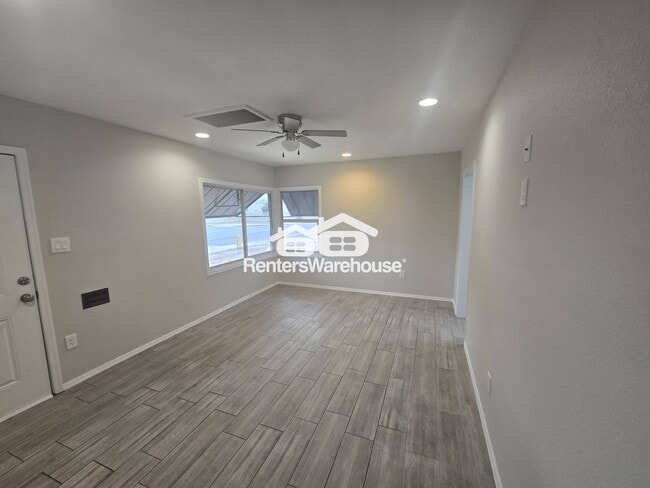 Photo - 1720 E Portland St