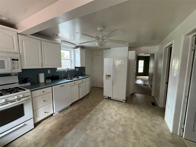 Photo - 202 Lincoln Ave Unit 1