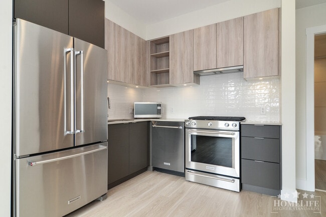 Photo - Gorgeous 1 Bedroom Condo at Scott & Nicholson – Sunshine Hills, North Delta Unit B417