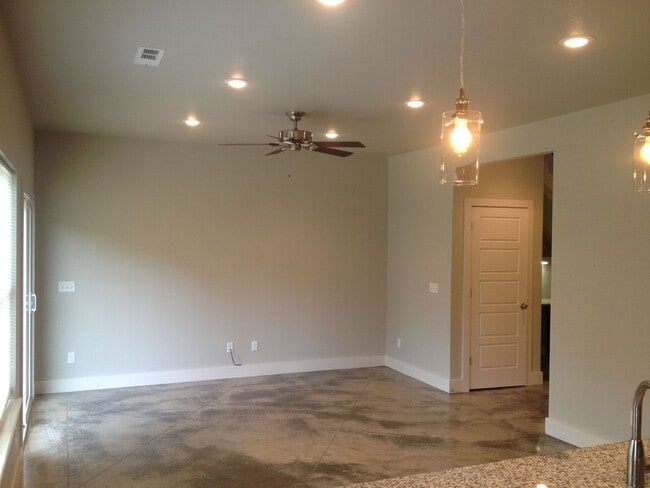Photo - 2716-2718 Wildwood Dr Unit 2718