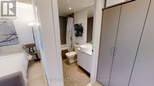 Photo - 60 Colborne St Unit 1404