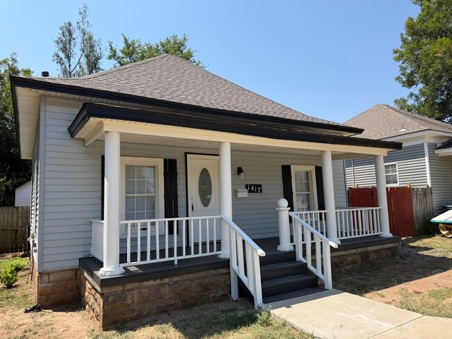 Building Photo - 1417 W Idaho Ave
