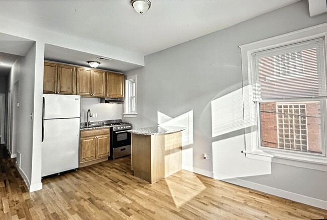 Photo - 7445 N Greenview Ave Condo Unit 3C