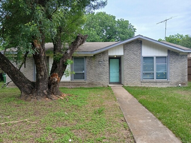 Building Photo - 12109 Bishop Dr