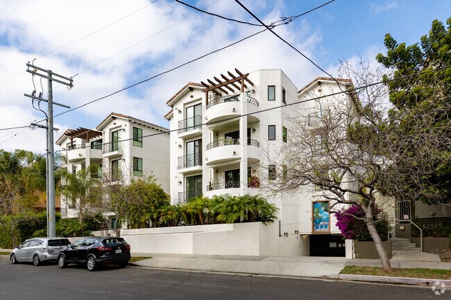 5247-5253 Vantage Ave - 5247-5253 Vantage Ave