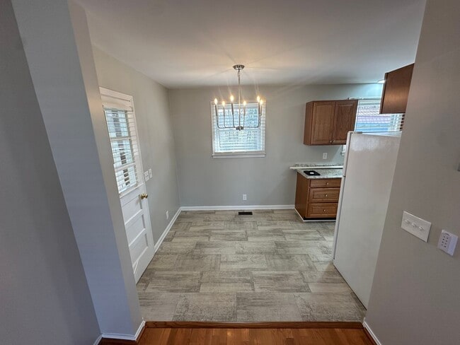 Photo - 416 Lealand Ln