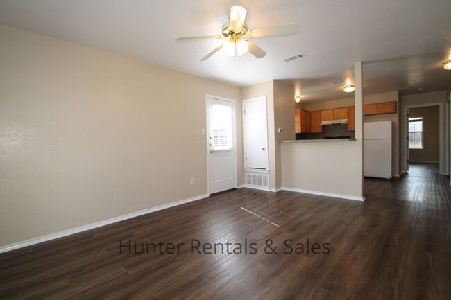 Photo - Delightful Townhouse!