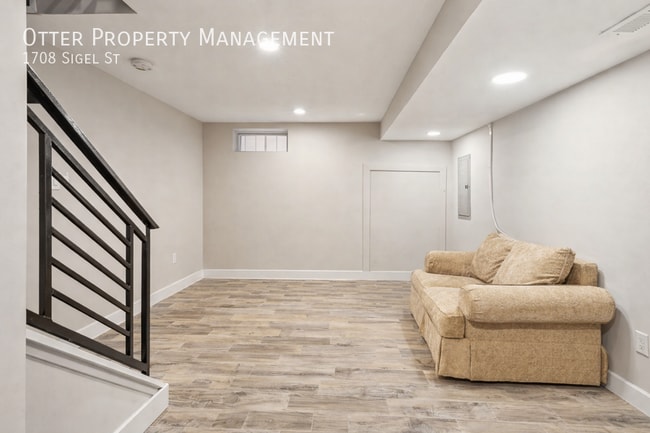 Photo - 1708 Sigel St