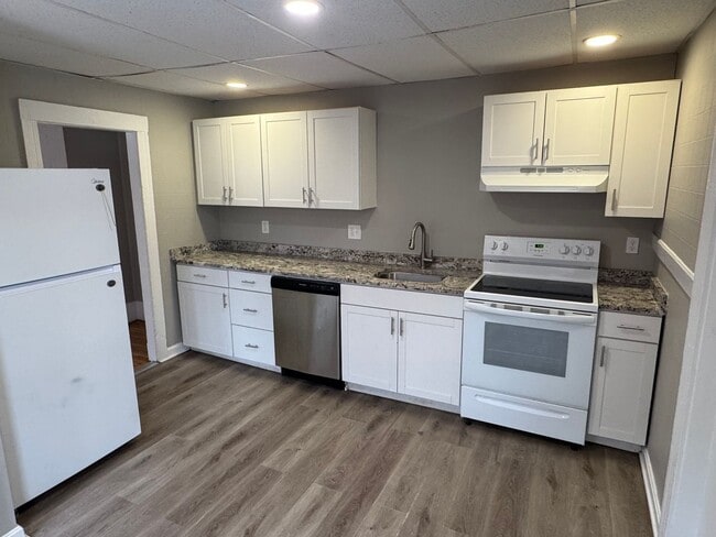 Photo - 135 Lafayette Square Unit 2R