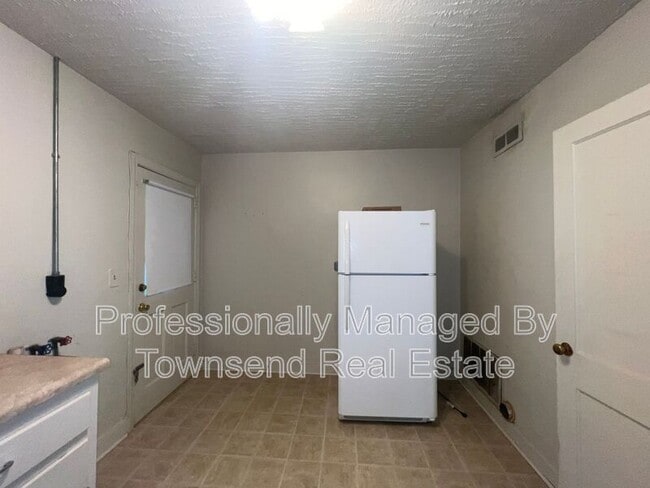 Photo - 507 Martine Rd