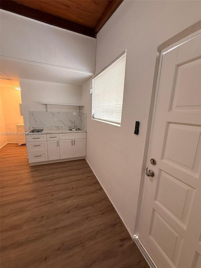 Photo - 2750 SW 26th St Unidad 1