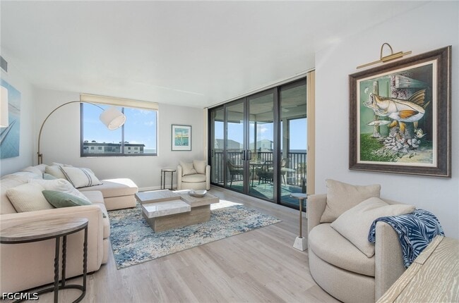 Building Photo - 2810 Estero Blvd Unit 511